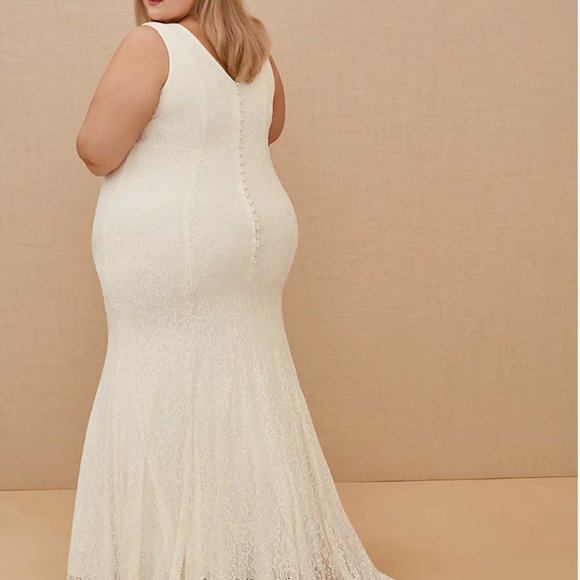 Torrid Discontinued Ivory Lace Beaded Mermaid Wedding Dress Size 28 - Picture 5 of 8